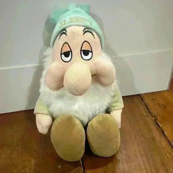 The Disney Store 11" Plush Snow White & The Seven Dwarfs Sleepy Stuffed Animal - Picture 1 of 5